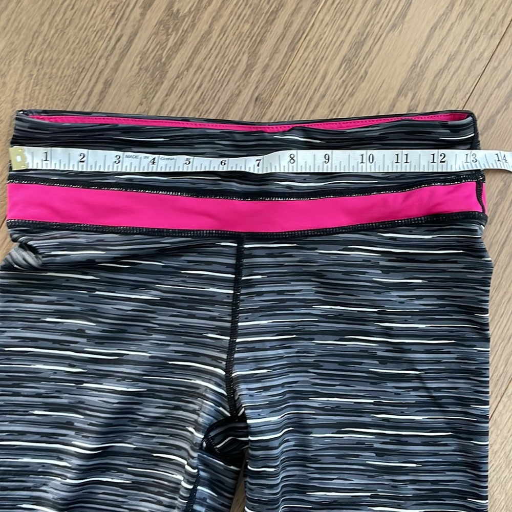 Inner Spirit Gray Striped Cropped Leggings Workout Pants Size PXS - Picture 2 of 6